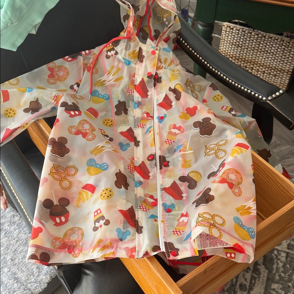 Disney park snacks rain jacket S